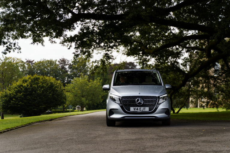 Mercedes-Benz V Class (6 Seat)