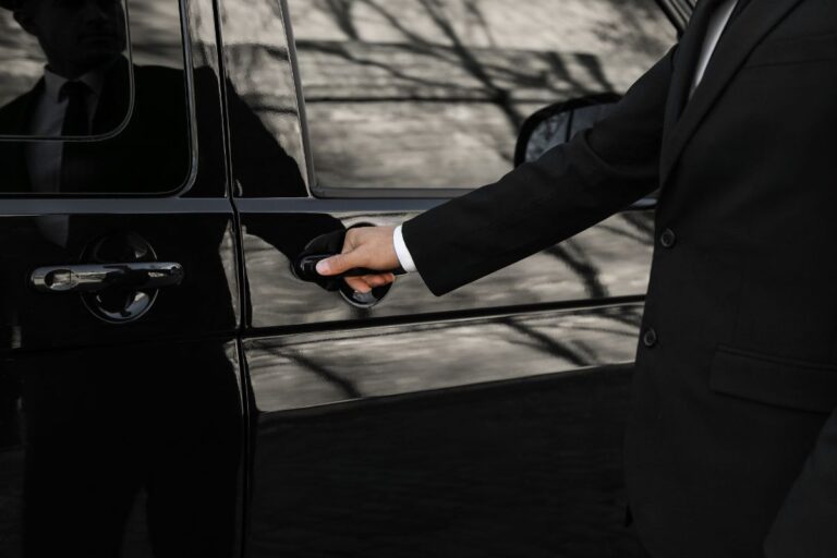 5 Top Benefits of Having a Chauffeur